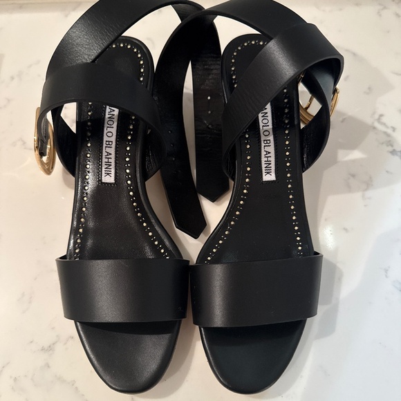 Manolo Blahnik Brutas - Picture 1 of 3